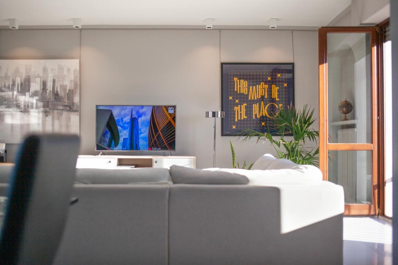Apartment Stelvio Rooftop - Penthouse Skyline With Terrace And Jacuzzi